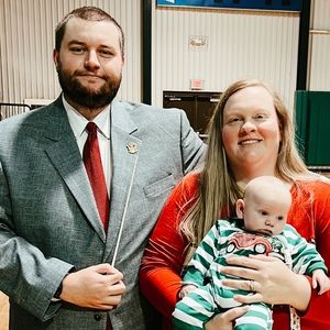 Meet your Posher, Laura